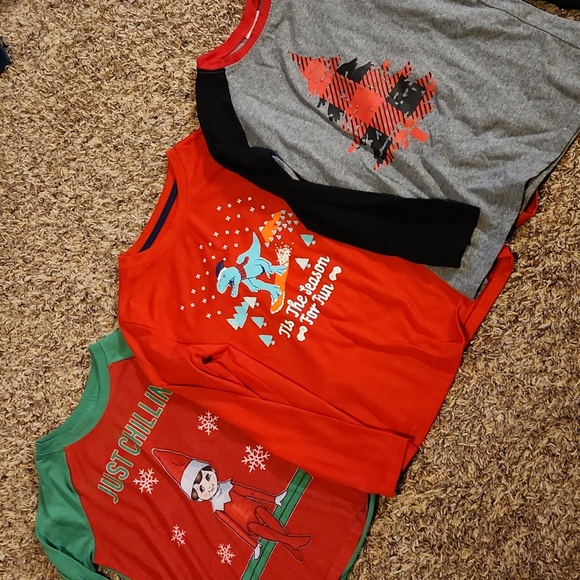 $3/Bundled- Christmas Tops - Picture 1 of 5